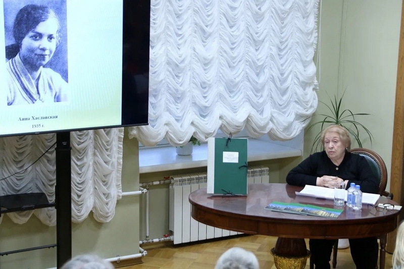 «Вернулись снова мы в наш дом на Моховой»