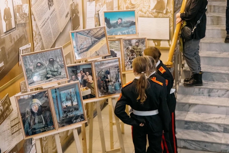 Участники СВО посетили спектакль Учебного театра
