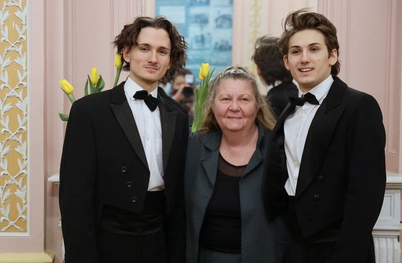 С Международным женским днём!