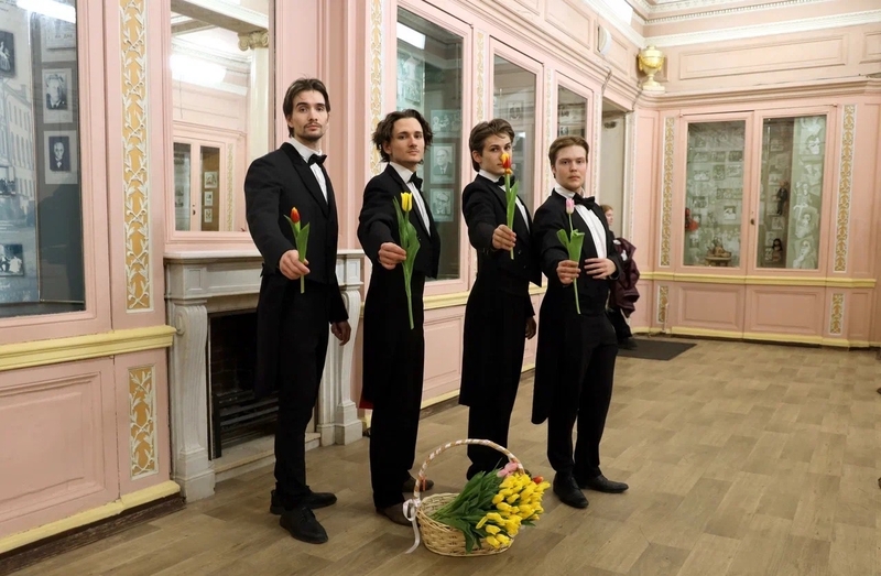 С Международным женским днём!