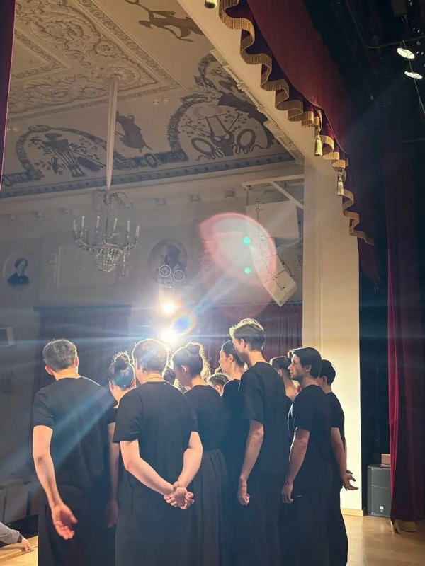 Спектакль «Онегин. Версия» на сцене Дома ветеранов сцены