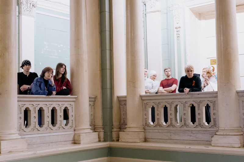 Возложение цветов к мемориальной доске (2026 год)